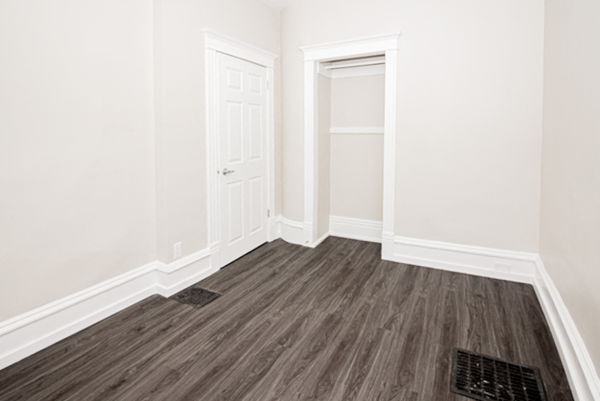 840 Grosvenor Duplex House Rental